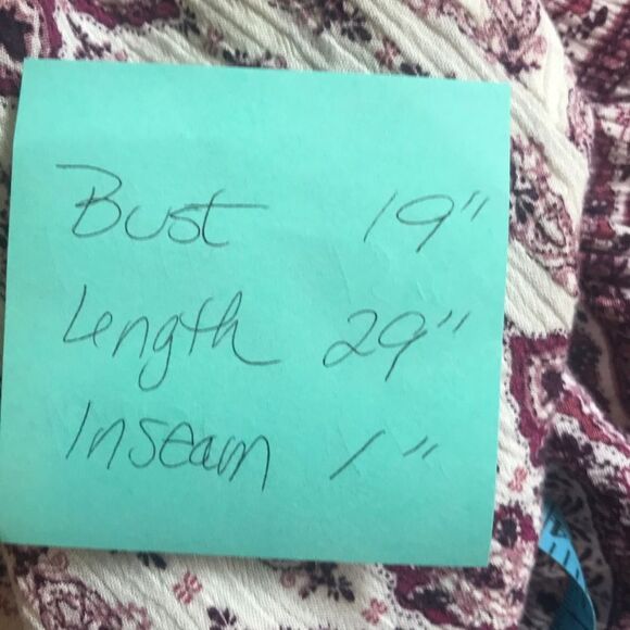 En Creme 3/4 sleeve purple & white rayon romper shorts size medium - Picture 9 of 9